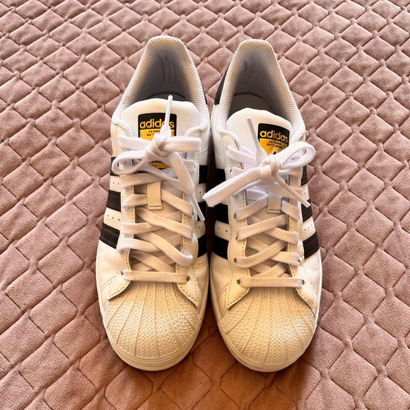 Adidas Superstars White with black stripes Mens sz8/ Women’s Sz 9 - Picture 3 of 8